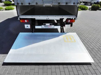 Renault Master skrzynia plandeka 9 palet 165KM 941311 - siedzenia
