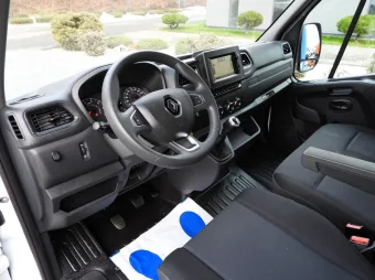 Renault Master skrzynia plandeka 10 palet 165KM 104473 - srodek