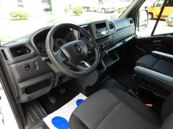 Renault Master skrzynia plandeka 10 palet 165KM 130368 - srodek