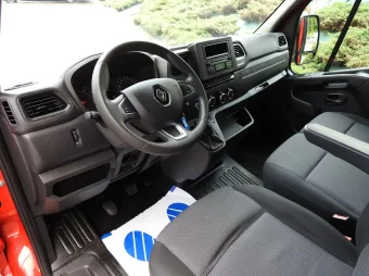 Renault Master skrzynia plandeka 10 palet 165KM 404696 - srodek