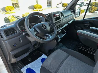 Renault Master skrzynia plandeka 9 palet 165KM 541688 - srodek