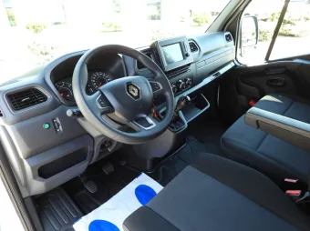 Renault Master skrzynia plandeka 10 palet 165KM 560534 - srodek