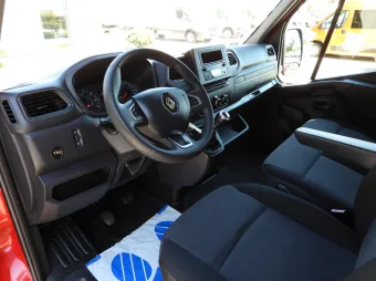 Renault Master skrzynia plandeka 10 palet 165KM 561027 - srodek