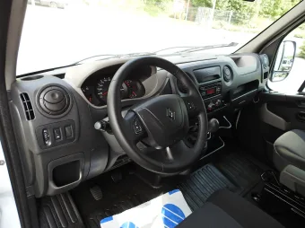 Renault Master skrzynia plandeka 8 palet 170KM 613631 - srodek