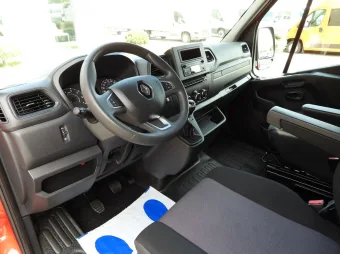 Renault Master skrzynia plandeka 8 palet 165KM 754052 - srodek