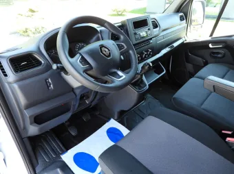 Renault Master skrzynia plandeka 9 palet 165KM 941311 - srodek