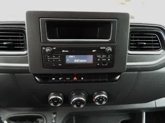 Renault Master skrzynia plandeka 8 palet 145KM 011816 - wnetrze