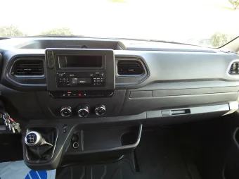 Renault Master skrzynia plandeka 10 palet 165KM 045764 - wnetrze