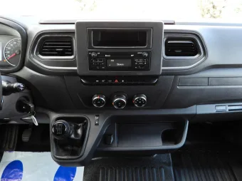 Renault Master skrzynia plandeka 10 palet 165KM 130368 - wnetrze