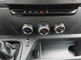 Renault Master skrzynia plandeka 10 palet 165KM 404696 - wnetrze