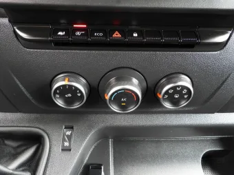 Renault Master skrzynia plandeka 10 palet 165KM 430274 - wnetrze