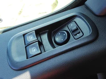 Renault Master skrzynia plandeka 10 palet 165KM 594417 - wnetrze