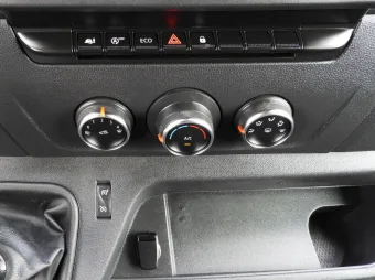 Renault Master skrzynia plandeka 10 palet 165KM 685463 - wnetrze