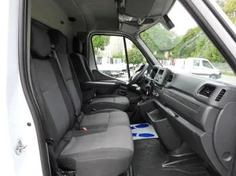 Renault Master skrzynia plandeka 10 palet 165KM 685463 - wnetrze