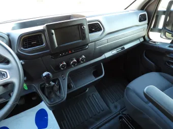 Renault Master skrzynia plandeka 9 palet 165KM 755969 - wnetrze