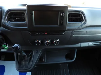Renault Master skrzynia plandeka 9 palet 165KM 755969 - wnetrze