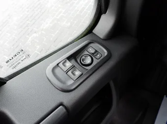 Renault Master skrzynia plandeka 10 palet 165KM 756960 - wnetrze
