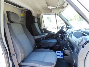 Renault Master skrzynia plandeka 8 palet 170KM 893694 - wnetrze