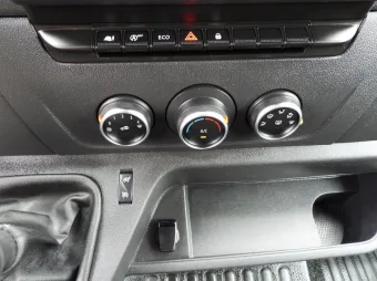Renault Master skrzynia plandeka 10 palet 165KM 931699 - wnetrze