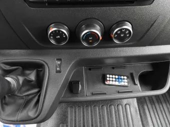 Renault Master skrzynia plandeka 10 palet 165KM 993955 - wnetrze