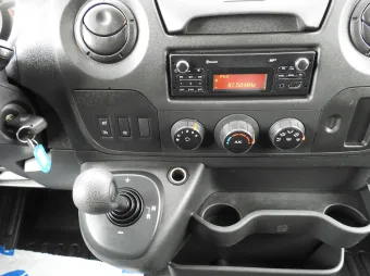 Renault Master skrzynia plandeka 10 palet 170KM 337511 - wyposazenie