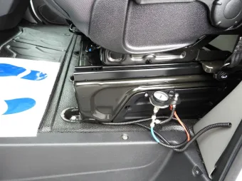 Renault Master skrzynia plandeka 9 palet 165KM 363881 - wyposazenie