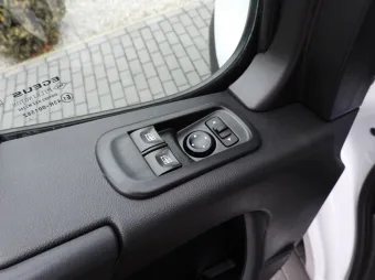 Renault Master skrzynia plandeka 8 palet 165KM 593824 - wyposazenie