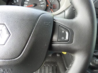 Renault Master skrzynia plandeka 8 palet 170KM 613631 - wyposazenie