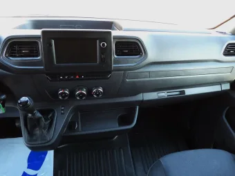 Renault Master skrzynia plandeka 9 palet 165KM 755969 - wyposazenie