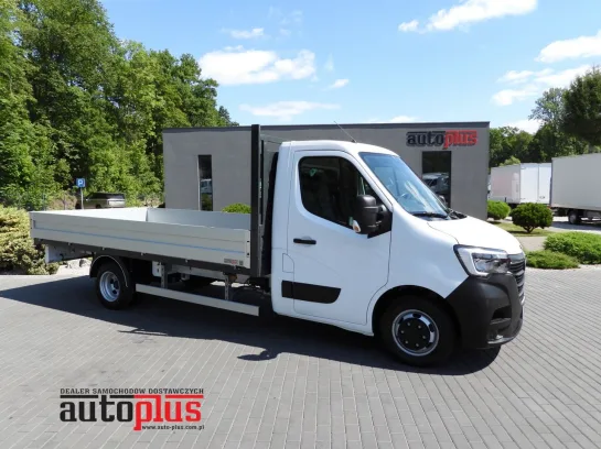 Renault Master skrzynia 8 palet 165KM 821393 - przod