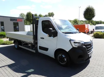 Renault Master skrzynia 8 palet 165KM 821393 - przod prawy