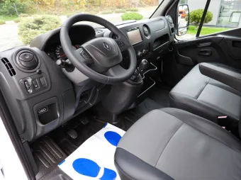 Renault Master skrzynia 130KM 382784 - srodek