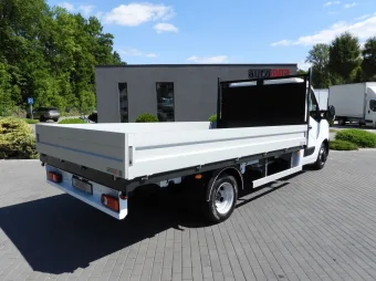 Renault Master skrzynia 8 palet 165KM 821393 - tyl
