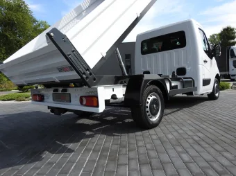 Renault Master wywrotka 130KM 652783 - kokpit