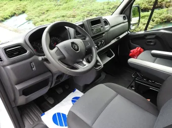 Renault Master wywrotka 165KM 604413 - srodek