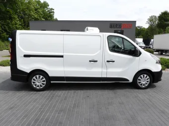 Renault Trafic furgon chłodnia 120KM 895067 - bok prawy