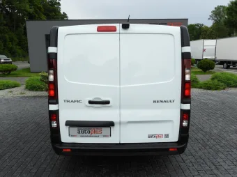 Renault Trafic furgon chłodnia 120KM 904331 - bok tyl