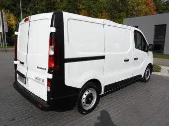 Renault Trafic furgon chłodnia 165KM 449239 - bok zabudowy