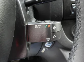 Renault Trafic furgon chłodnia 120KM 895067 - fotele