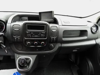 Renault Trafic furgon chłodnia 120KM 904331 - konsola