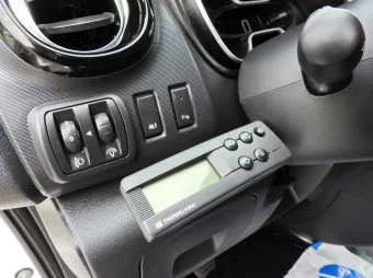 Renault Trafic furgon chłodnia 120KM 895067 - lewarek