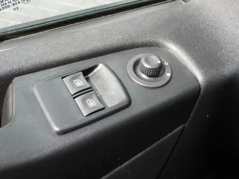 Renault Trafic furgon chłodnia 120KM 895067 - panel