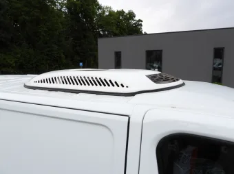 Renault Trafic furgon chłodnia 120KM 904331 - radio