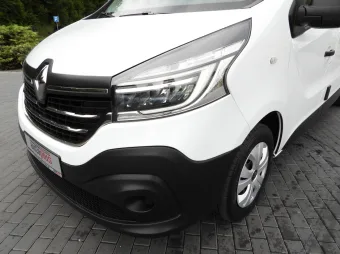 Renault Trafic furgon chłodnia 120KM 904331 - radio