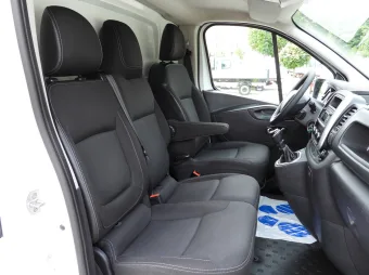 Renault Trafic furgon chłodnia 120KM 895067 - schowki