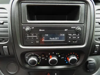 Renault Trafic furgon chłodnia 120KM 904331 - schowki