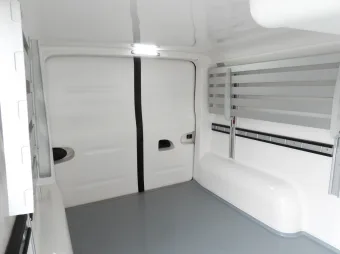 Renault Trafic furgon chłodnia 120KM 904331 - siedzenia