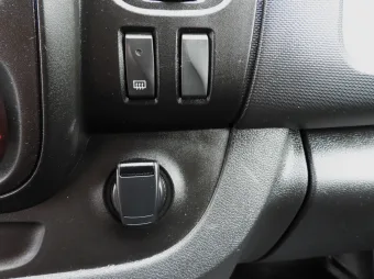 Renault Trafic furgon chłodnia 120KM 904331 - widok