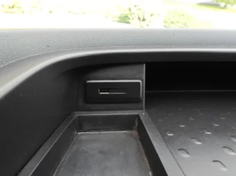 Renault Trafic furgon chłodnia 165KM 449239 - wnetrze