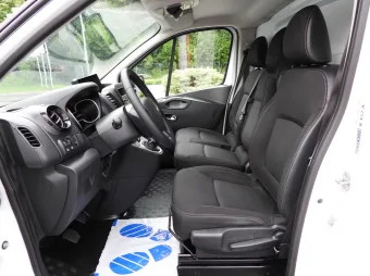 Renault Trafic furgon chłodnia 120KM 904331 - wnetrze